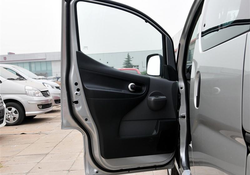 鄭州日產 日產NV200 2011款 1.6 尊雅型 232座