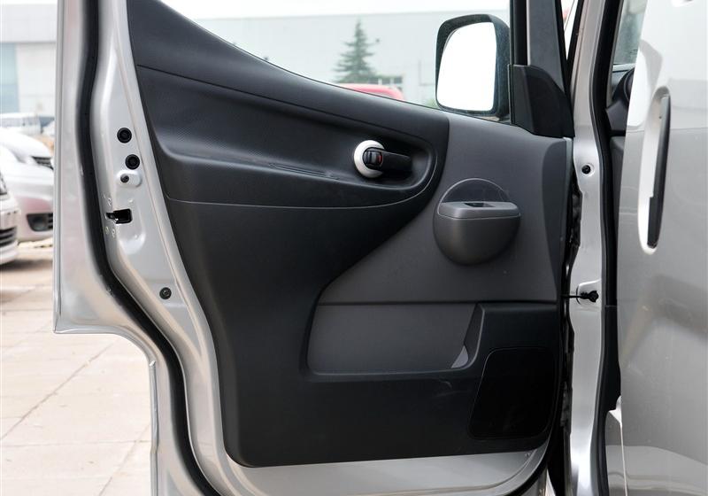 鄭州日產(chǎn) 日產(chǎn)NV200 2011款 1.6 尊雅型 232座