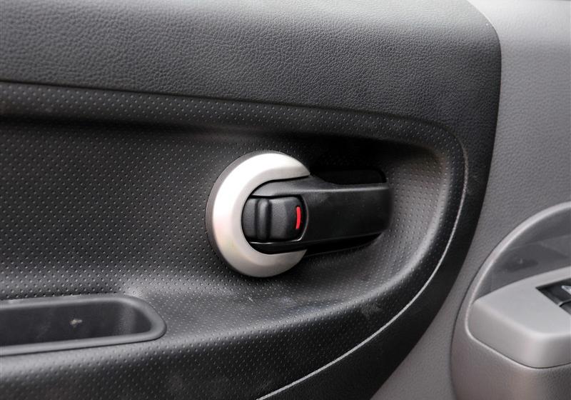 鄭州日產 日產NV200 2011款 1.6 尊雅型 232座