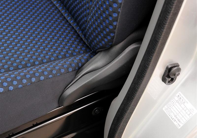 鄭州日產 日產NV200 2011款 1.6 尊雅型 232座