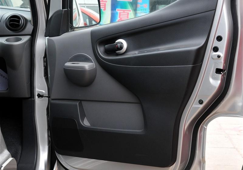 鄭州日產 日產NV200 2011款 1.6 尊雅型 232座