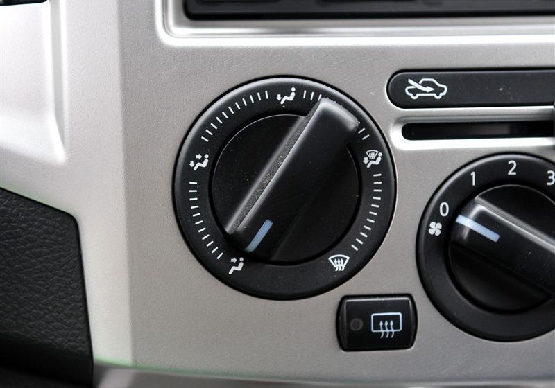 鄭州日產(chǎn) 日產(chǎn)NV200 2011款 1.6 尊雅型 232座