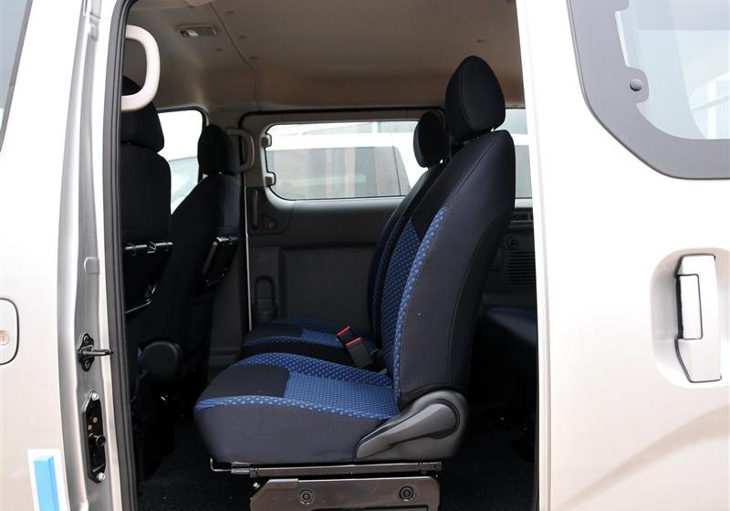 鄭州日產 日產NV200 2011款 1.6 尊貴型 223座