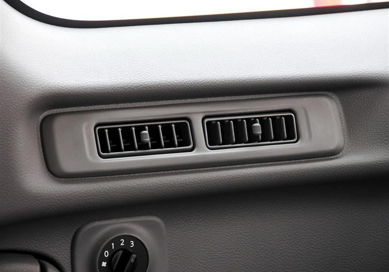 鄭州日產 日產NV200 2011款 1.6 尊貴型 223座