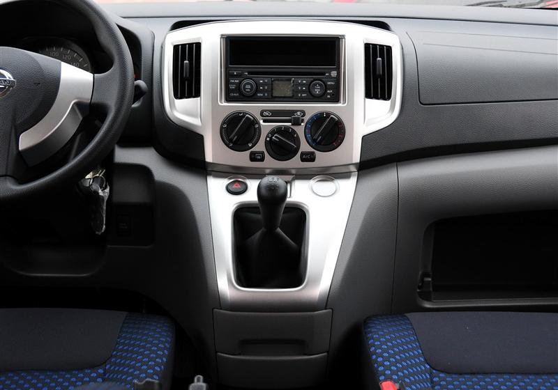 鄭州日產 日產NV200 2011款 1.6 尊貴型 223座