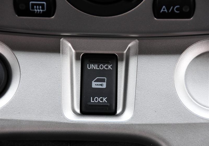 鄭州日產(chǎn) 日產(chǎn)NV200 2011款 1.6 尊貴型 223座