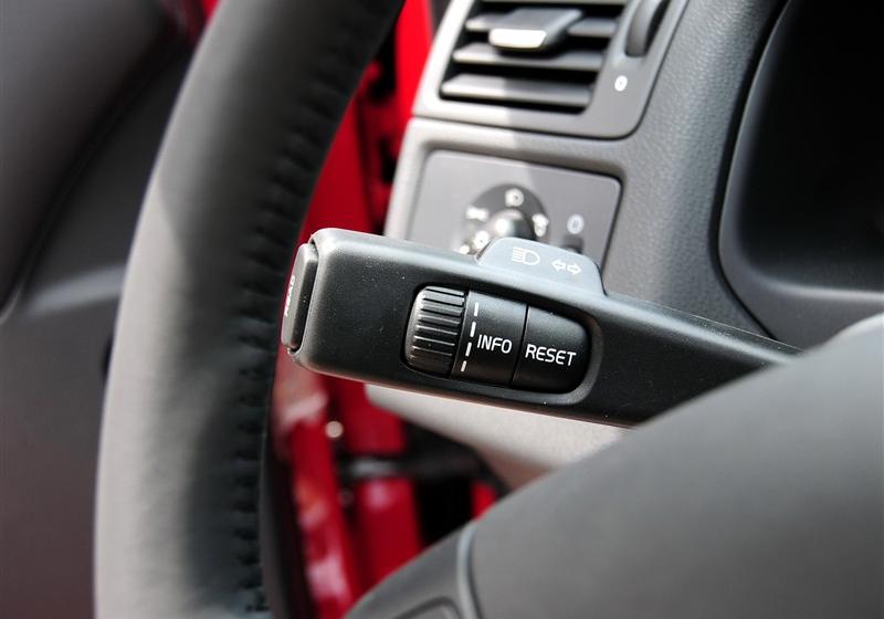 沃爾沃(進(jìn)口) 沃爾沃C30 2012款 2.0 Aktiv 樂動套裝版