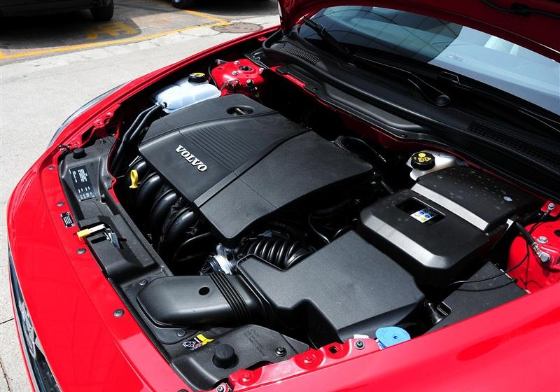 沃爾沃(進(jìn)口) 沃爾沃C30 2012款 2.0 Aktiv 樂動(dòng)套裝版