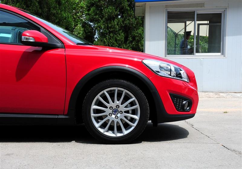 沃爾沃(進(jìn)口) 沃爾沃C30 2012款 2.0 Aktiv 樂(lè)動(dòng)套裝版