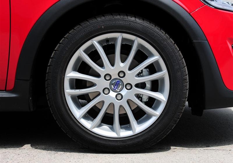 沃爾沃(進(jìn)口) 沃爾沃C30 2012款 2.0 Aktiv 樂動套裝版