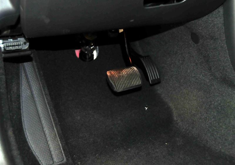 沃爾沃(進口) 沃爾沃C30 2012款 2.0 Aktiv 炫動套裝版