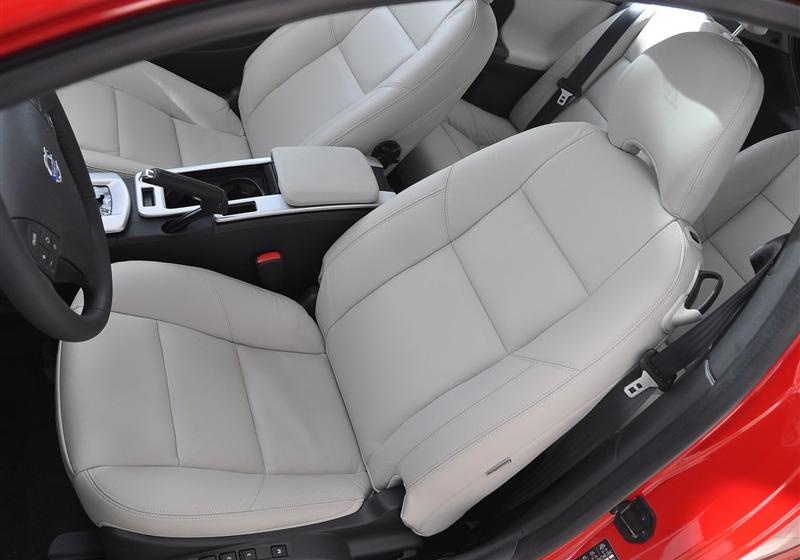 沃爾沃(進口) 沃爾沃C30 2012款 2.0 Aktiv 炫動套裝版