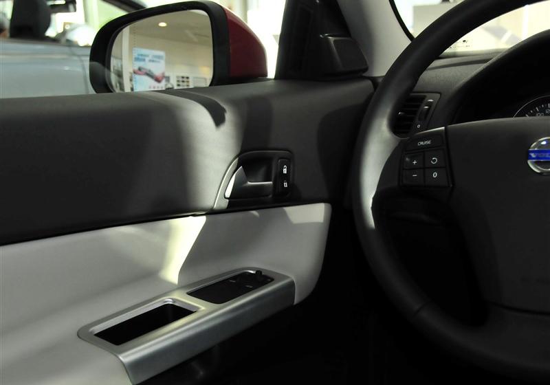 沃爾沃(進口) 沃爾沃C30 2012款 2.0 Aktiv 炫動套裝版