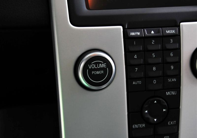 沃爾沃(進(jìn)口) 沃爾沃C30 2012款 2.0 Aktiv 炫動(dòng)套裝版