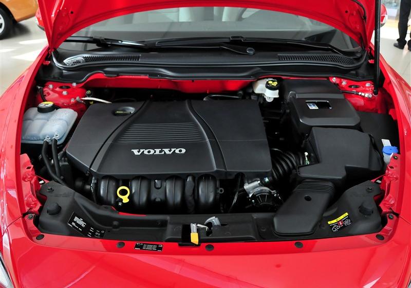 沃爾沃(進(jìn)口) 沃爾沃C30 2012款 2.0 Aktiv 炫動套裝版