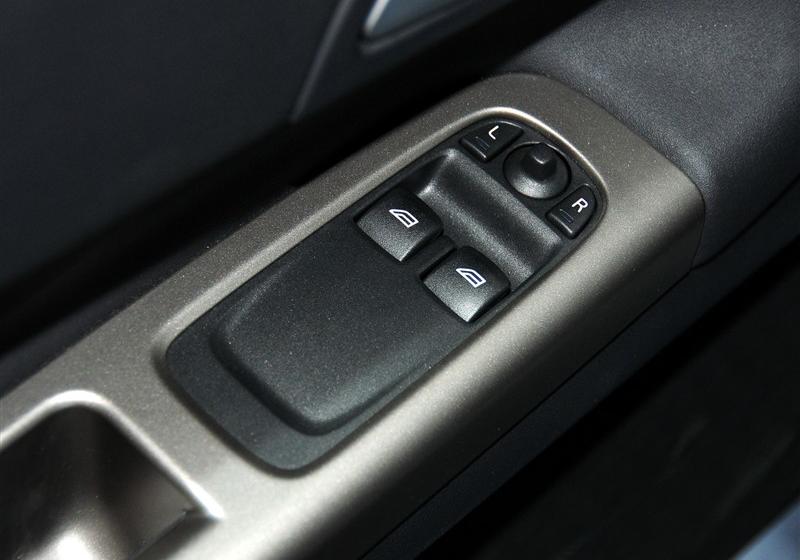 沃爾沃(進口) 沃爾沃C30 2011款 2.0 智尚版