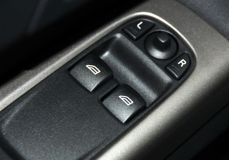 沃爾沃(進口) 沃爾沃C30 2011款 2.0 智尚版