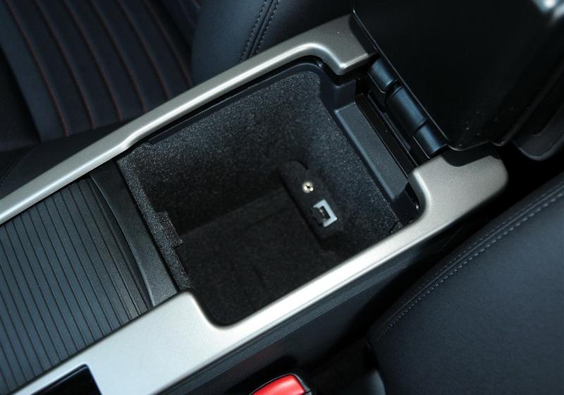 沃爾沃(進口) 沃爾沃C30 2011款 2.0 智尚版