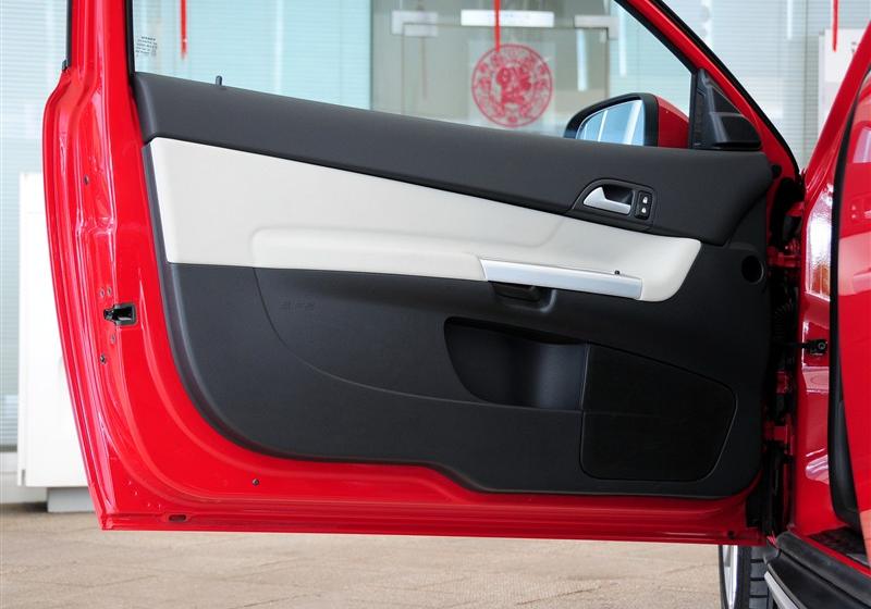 沃爾沃(進(jìn)口) 沃爾沃C30 2011款 2.0 智雅版