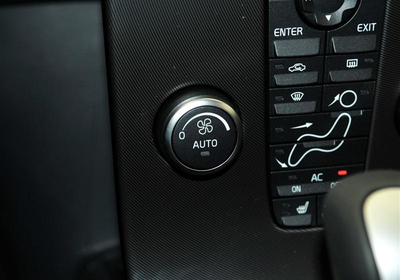 沃爾沃(進(jìn)口) 沃爾沃C30 2011款 2.0 R-Design