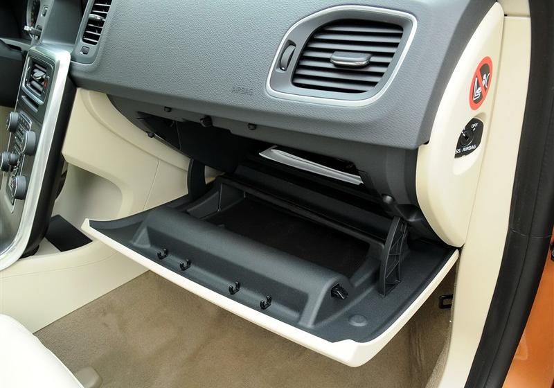 沃爾沃(進(jìn)口) 沃爾沃S60 2012款 1.6T DRIVe 智雅版