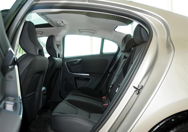 沃爾沃(進(jìn)口) 沃爾沃S60 2011款 2.0T 智尚版