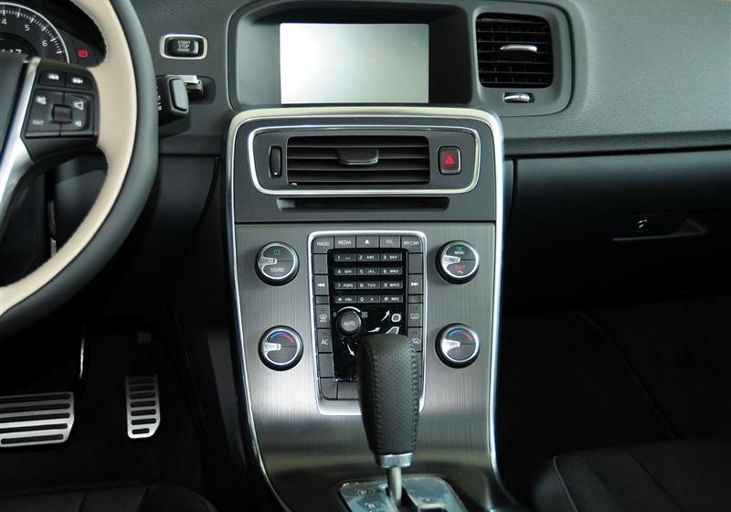 沃爾沃(進口) 沃爾沃S60 2011款 2.0T 智尚版