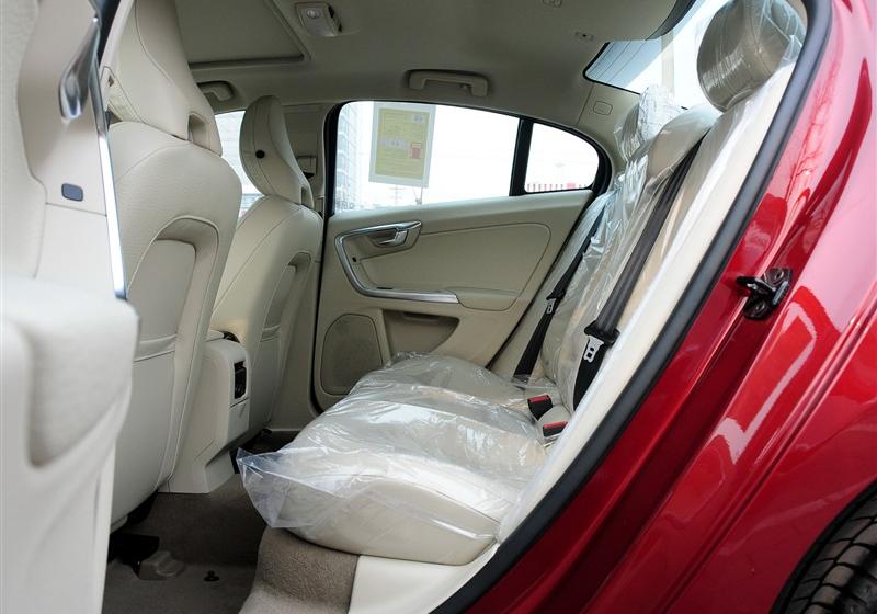 沃爾沃(進口) 沃爾沃S60 2011款 2.0T 舒適版