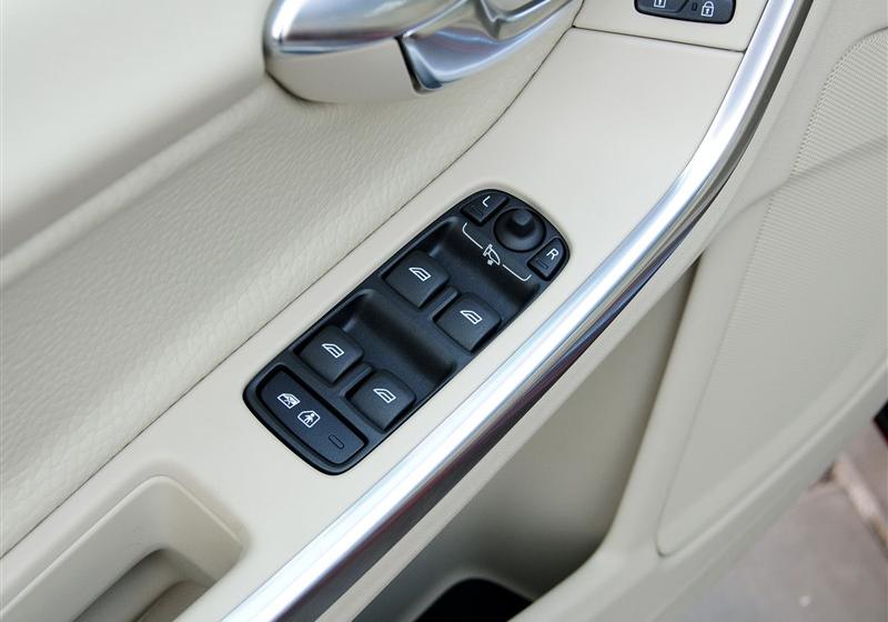 沃爾沃(進口) 沃爾沃S60 2011款 2.0T 舒適版