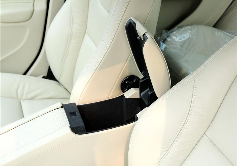 沃爾沃(進口) 沃爾沃S60 2011款 2.0T 舒適版