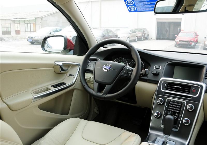 沃爾沃(進口) 沃爾沃S60 2011款 2.0T 舒適版