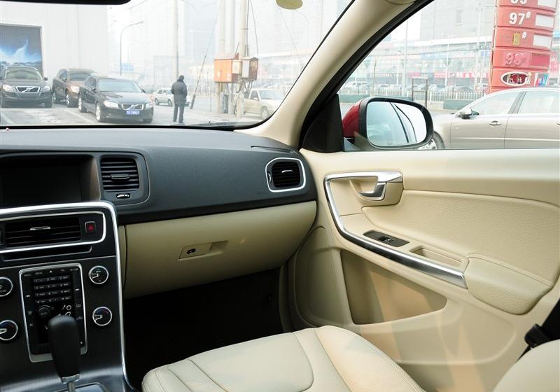 沃爾沃(進口) 沃爾沃S60 2011款 2.0T 舒適版