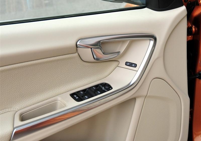 沃爾沃(進(jìn)口) 沃爾沃S60 2011款 2.0T 智雅版