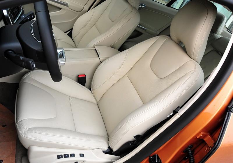 沃爾沃(進(jìn)口) 沃爾沃S60 2011款 2.0T 智雅版