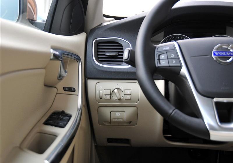 沃爾沃(進口) 沃爾沃S60 2011款 2.0T 智雅版