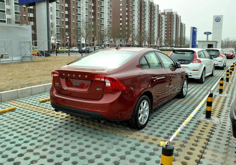 沃爾沃(進(jìn)口) 沃爾沃S60 2011款 2.0T 智尊版