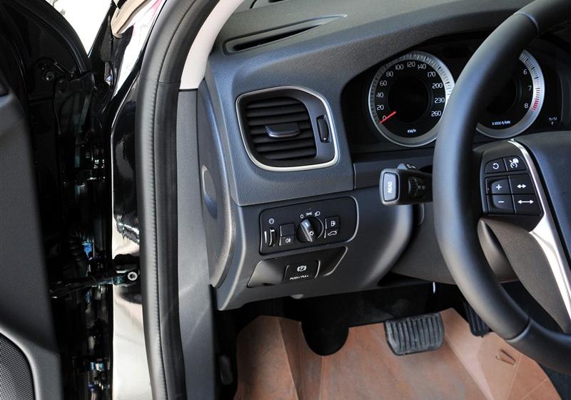 沃爾沃(進(jìn)口) 沃爾沃S60 2011款 3.0 T6 AWD 智尊版