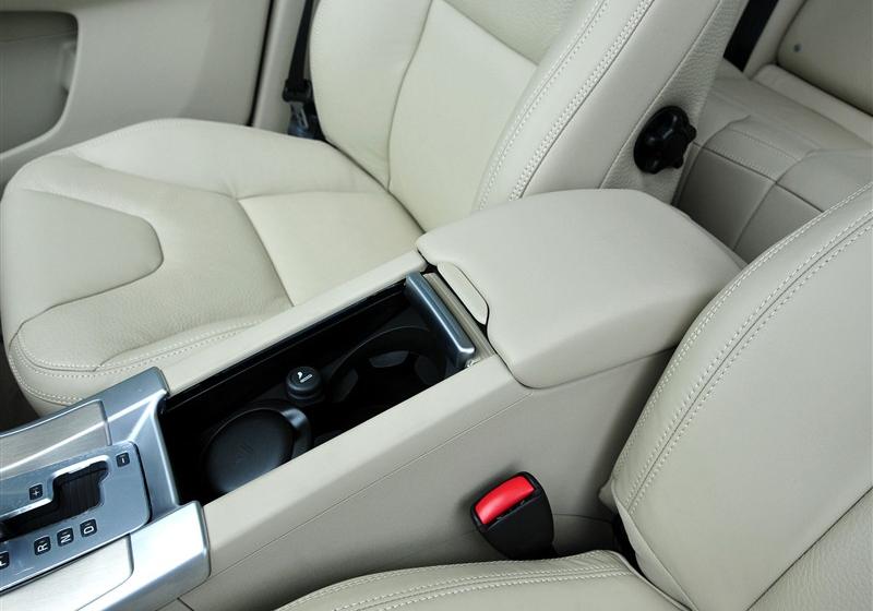 沃爾沃(進(jìn)口) 沃爾沃XC60 2012款 3.0 T6 AWD舒適版