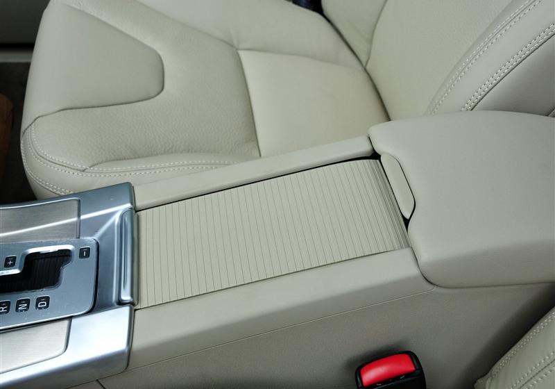 沃爾沃(進口) 沃爾沃XC60 2012款 3.0 T6 AWD舒適版