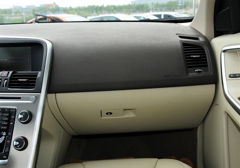 沃爾沃(進(jìn)口) 沃爾沃XC60 2012款 3.0 T6 AWD舒適版