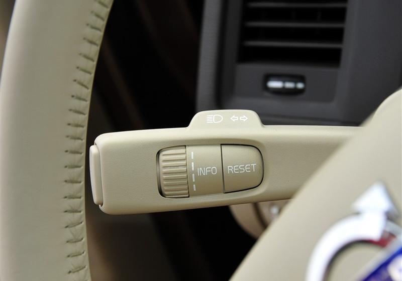 沃爾沃(進(jìn)口) 沃爾沃XC60 2012款 3.0 T6 AWD舒適版