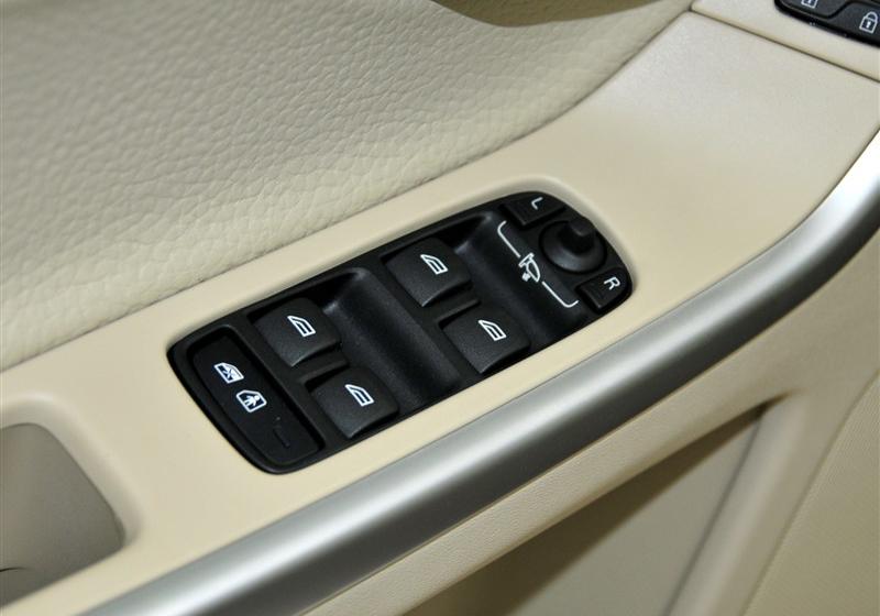 沃爾沃(進口) 沃爾沃XC60 2011款 2.0T 智雅版