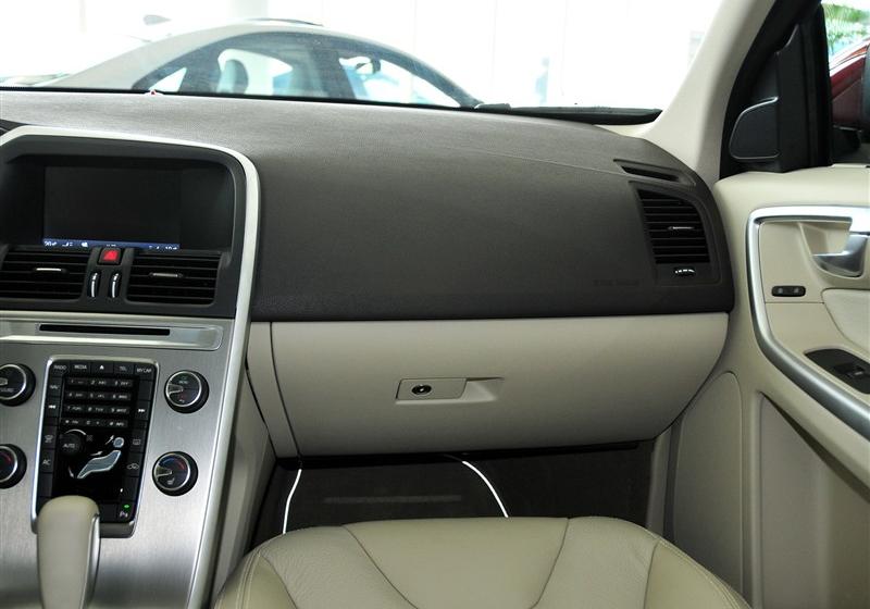 沃爾沃(進口) 沃爾沃XC60 2011款 2.0T 智雅版