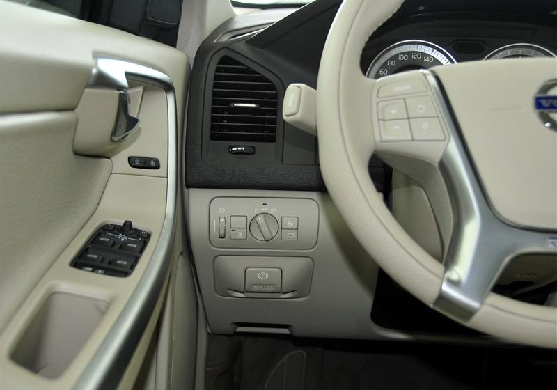 沃爾沃(進(jìn)口) 沃爾沃XC60 2011款 2.0T 智雅版