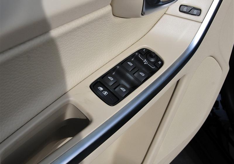 沃爾沃(進(jìn)口) 沃爾沃XC60 2011款 2.0T 智尊版