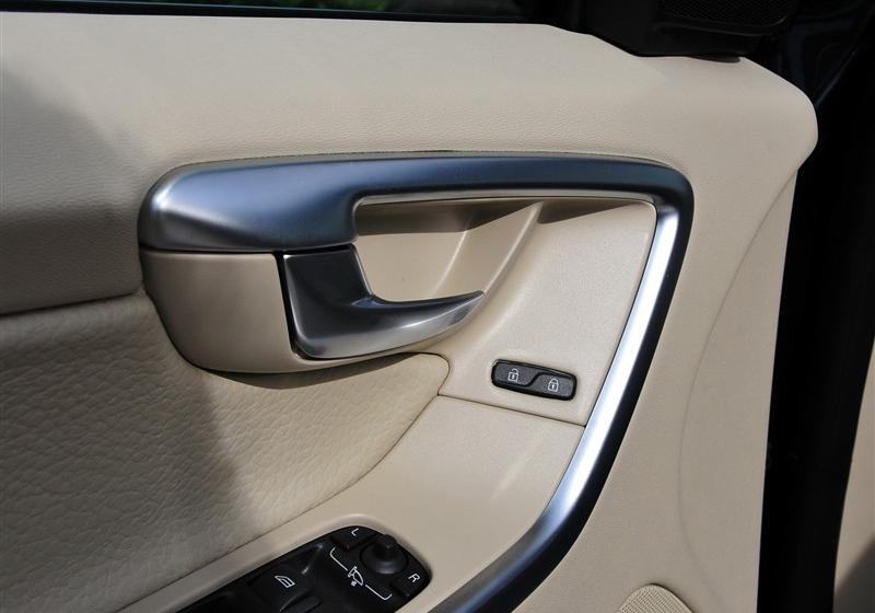 沃爾沃(進口) 沃爾沃XC60 2011款 2.0T 智尊版