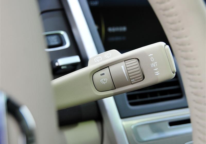 沃爾沃(進口) 沃爾沃XC60 2011款 2.0T 智尊版