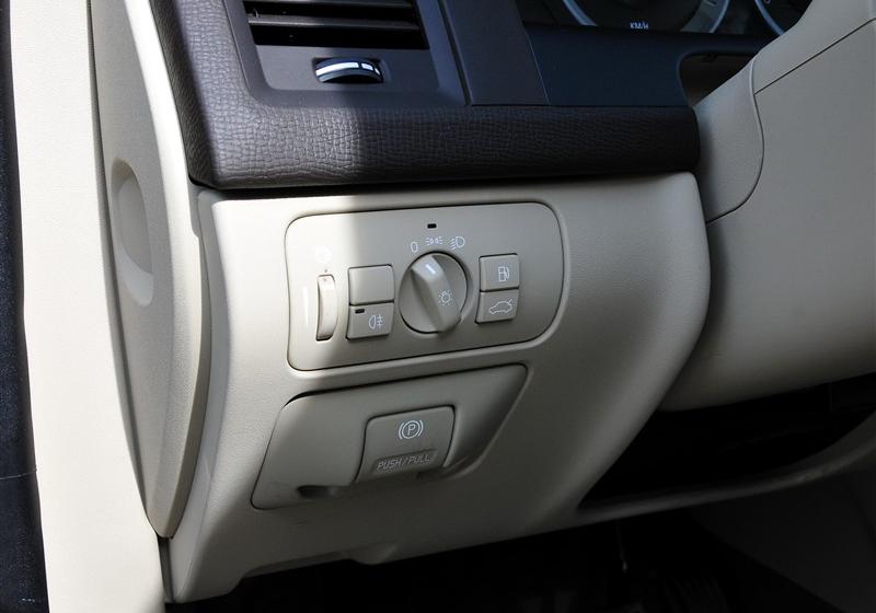 沃爾沃(進口) 沃爾沃XC60 2011款 2.0T 智尊版