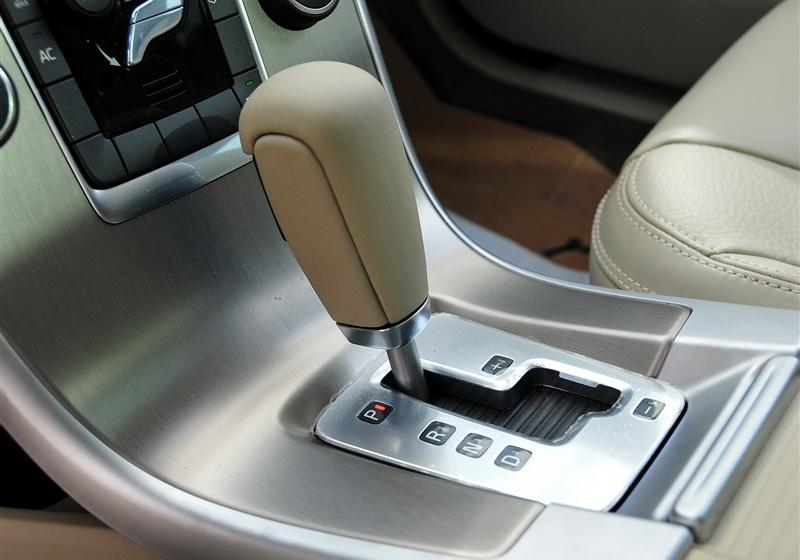 沃爾沃(進口) 沃爾沃XC60 2011款 2.0T 智尊版