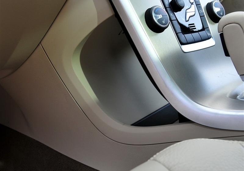 沃爾沃(進口) 沃爾沃XC60 2011款 2.0T 智尊版